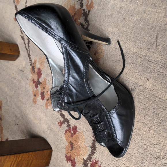 Marc Fisher lace-up stilletos - Picture 4 of 4